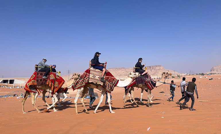 camel trekking riyadh